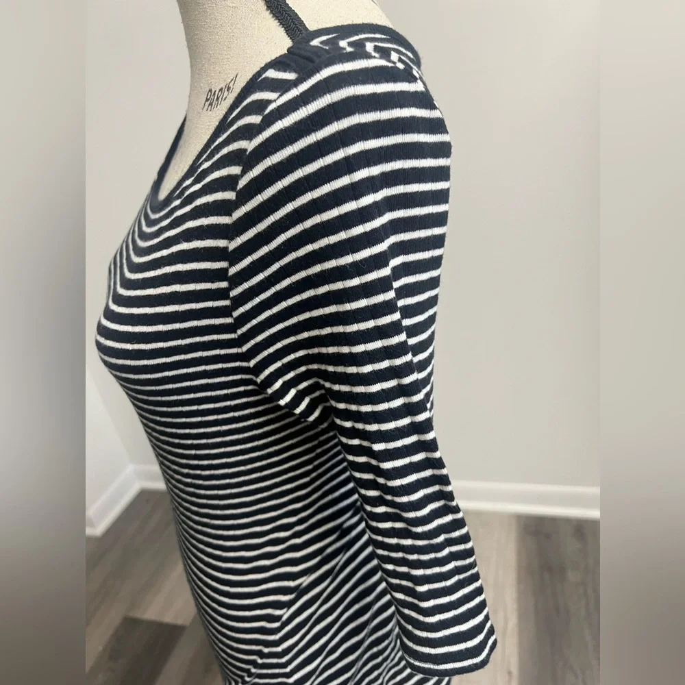 3/4 Length Sleeve Shirt! - Picture 5 of 15